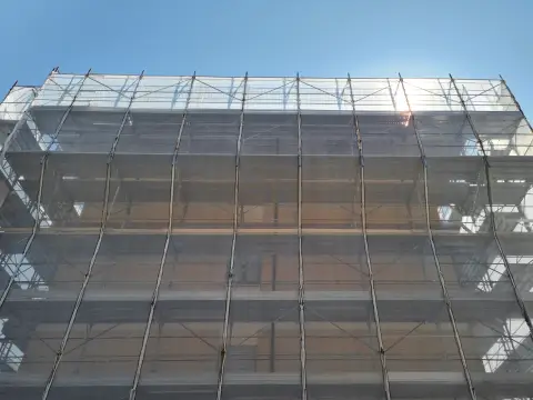Ponteggio montato da Giemme Ponteggi in un cantiere nelle Marche — 5 di 7