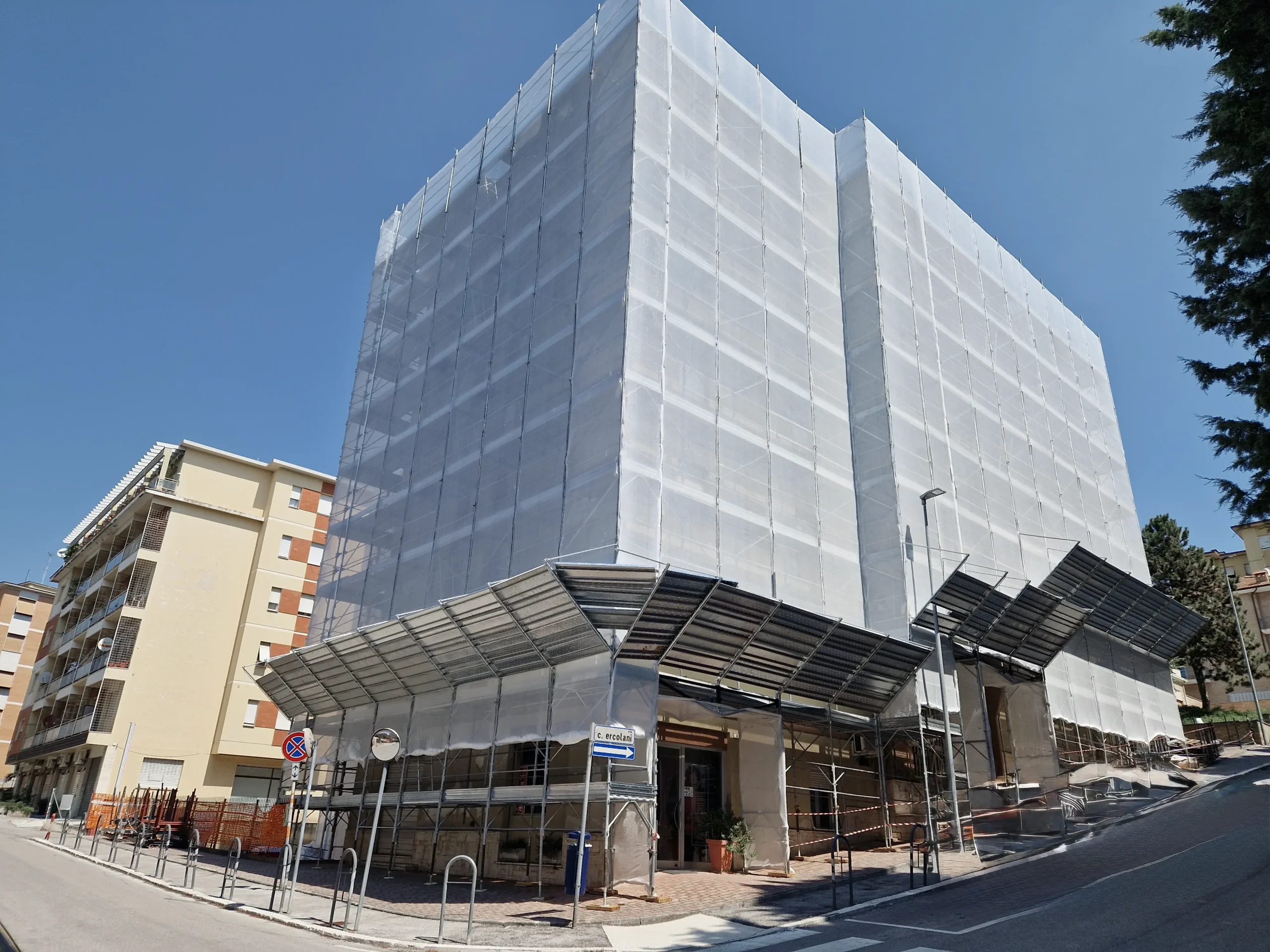 Condominio, Macerata