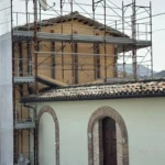 Montaggio Impalcatura a Camerino, Località Ponti 3-4