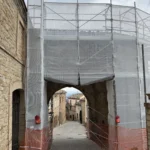 Montaggio Impalcatura a Penna San Giovanni, Arco Portarella