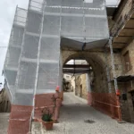 Montaggio Impalcatura a Penna San Giovanni, Arco Portarella
