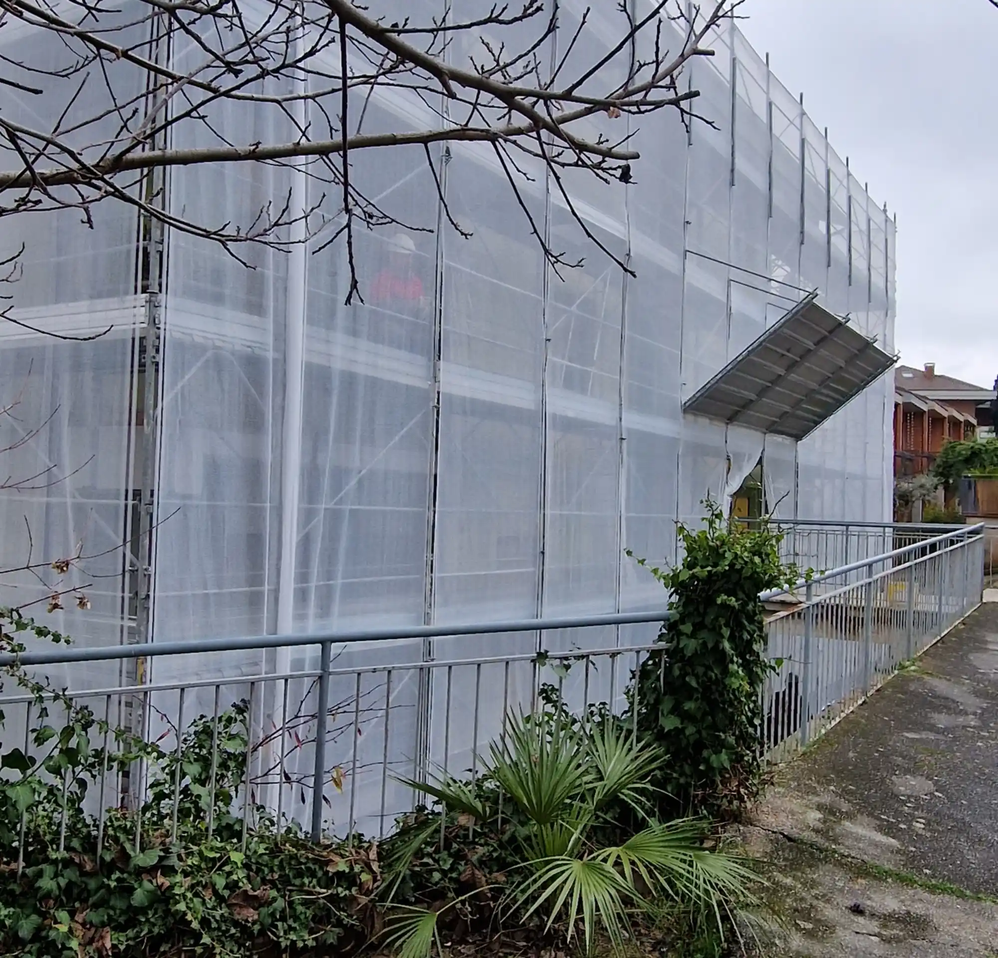 Ponteggi a Corridonia, Via Rossini