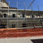 Ponteggi a Monsampietro Morico, Via Umberto I