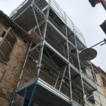 Montaggio Impalcatura a Pollenza, Via San Salvatore