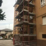 Ponteggi a Macerata, Via De Angelis