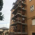 Ponteggi a Macerata, Via De Angelis