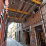 Impalcatura a Tolentino, Via Montecavallo, 45-47